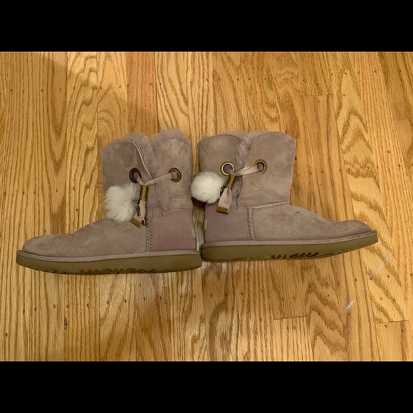 UGG Girls’ Boots Size 3 - Picture 3 of 6